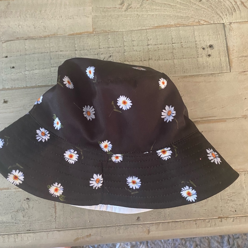 Reversible Bucket Hat by Alice + Olivia NWT